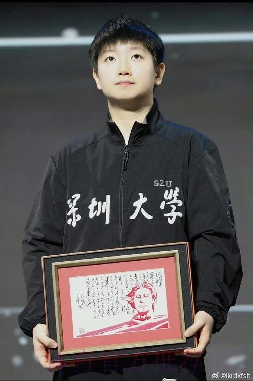 东体:谢初筠父亲是上海人,选择申花作为奋斗目标也很合理 东体:谢初筠父亲是上海人,选择申花作为奋斗目标也很合理